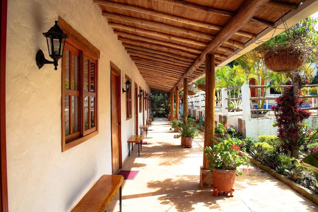 Hotel Boutique Santa Clara Mesa De Los Santos ロス・サントス エクステリア 写真